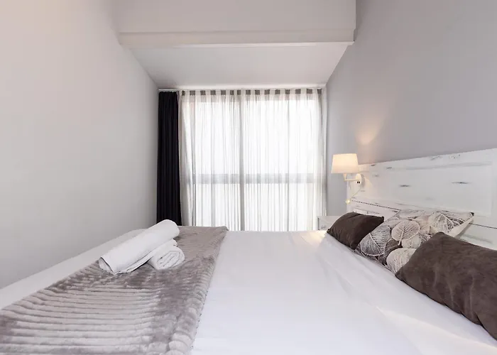 Merceria Floor With Terrace - Unik Vacation דירה טראגונה